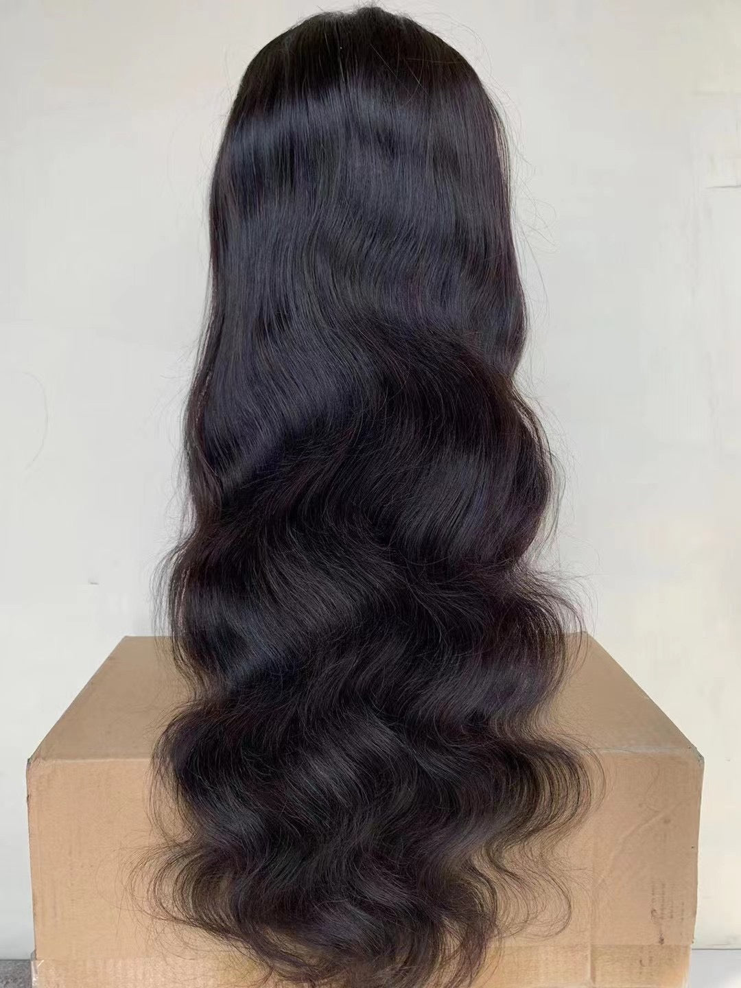 Peluca de encaje Body Wave 13×4 -180% Peluca de cabello humano negro natural de 210% de densidad 